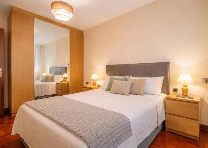 Апартаменти Luminoso Y Acogedor En *