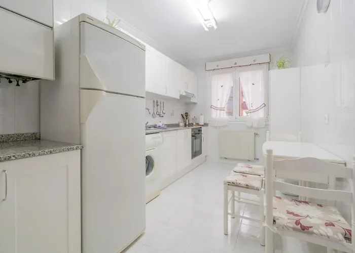 Luminoso Y Acogedor En Appartement Gijón